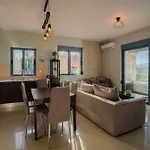 فيلة Marianne خانيا